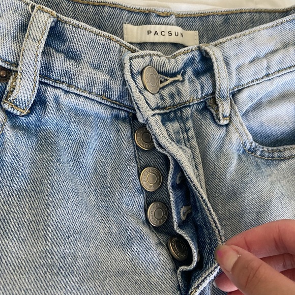 High-waisted Ripped Jeans - Picture 2 of 5